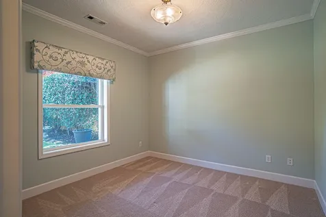 642 Red Oak Street Central Point OR 97502