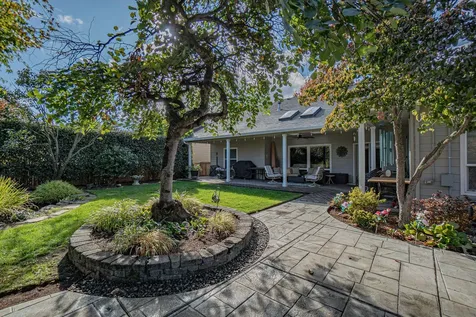 642 Red Oak Street Central Point OR 97502