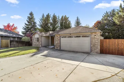 1632 Wailea Court Medford OR 97504