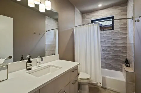 19125 Gateway Loop Bend OR 97702