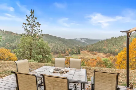 4444 W Griffin Creek Road Medford OR 97501