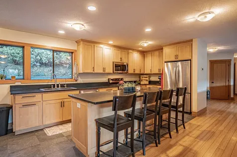 4444 W Griffin Creek Road Medford OR 97501