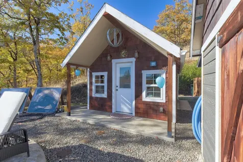 460 Sams Creek Road Gold Hill OR 97525