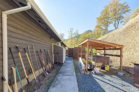 460 Sams Creek Road Gold Hill OR 97525