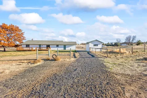 2230 SE Bitterbrush Drive Madras OR 97741