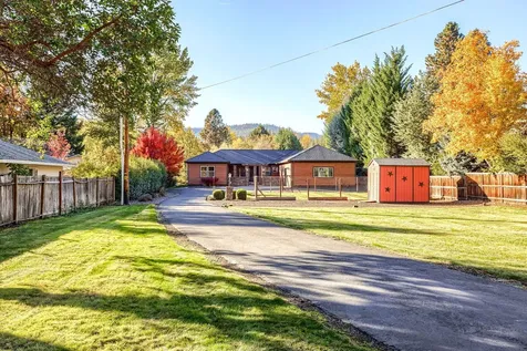 20413 Highway 62 Shady Cove OR 97539