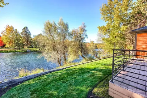 20413 Highway 62 Shady Cove OR 97539