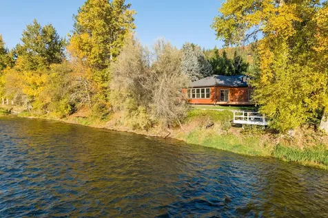 20413 Highway 62 Shady Cove OR 97539
