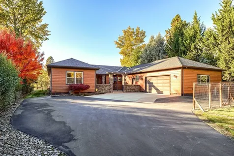 20413 Highway 62 Shady Cove OR 97539
