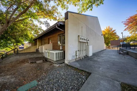 700 NW Dimmick Street Grants Pass OR 97526