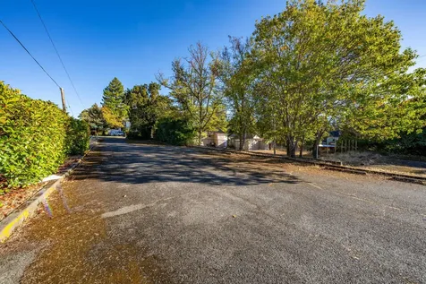 700 NW Dimmick Street Grants Pass OR 97526