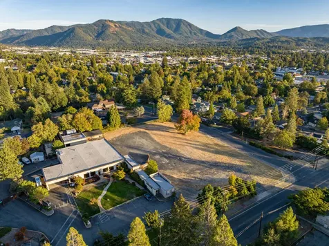 715 NW Dimmick Street Grants Pass OR 97526