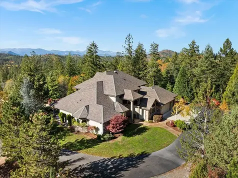 596 Bellewood Drive Grants Pass OR 97527