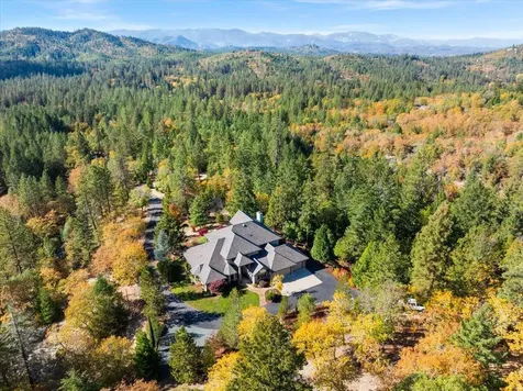 596 Bellewood Drive Grants Pass OR 97527