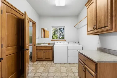 596 Bellewood Drive Grants Pass OR 97527