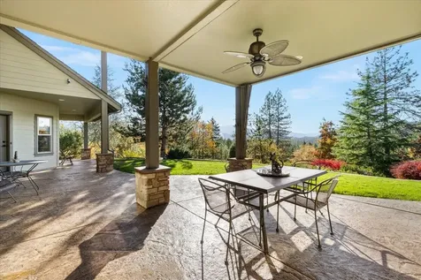 596 Bellewood Drive Grants Pass OR 97527