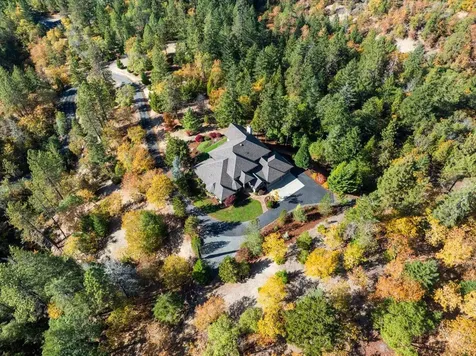 596 Bellewood Drive Grants Pass OR 97527