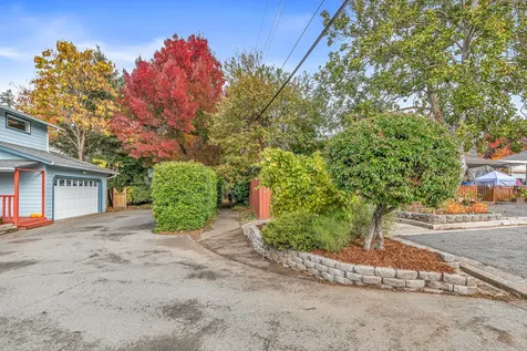 1360 NE Evans Street Grants Pass OR 97526