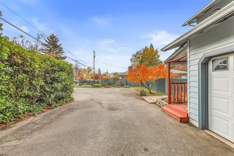 1360 NE Evans Street Grants Pass OR 97526