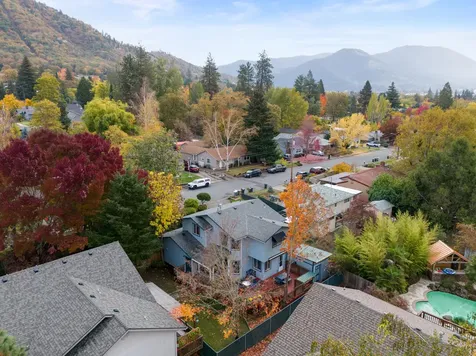 1360 NE Evans Street Grants Pass OR 97526