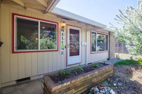 509 Barry. Circle Medford OR 97501