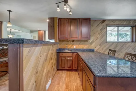 509 Barry. Circle Medford OR 97501