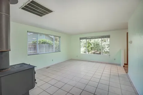 509 Barry. Circle Medford OR 97501