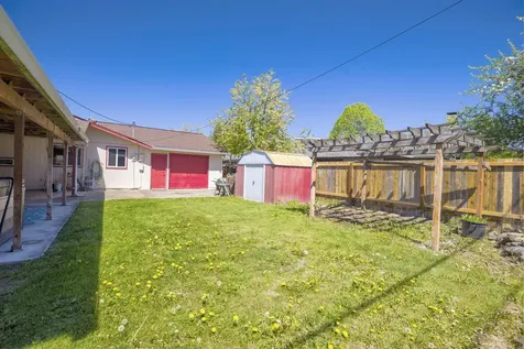 509 Barry. Circle Medford OR 97501