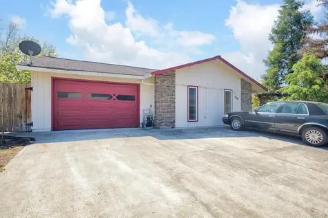 509 Barry. Circle Medford OR 97501