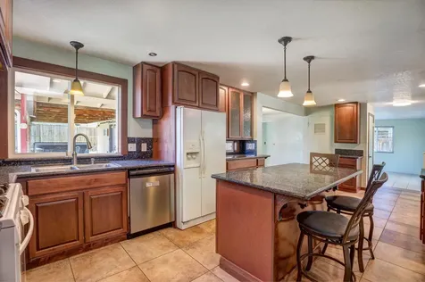 509 Barry. Circle Medford OR 97501