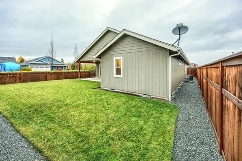 2687 Dahlia Way Grants Pass OR 97527