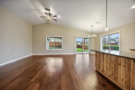 2687 Dahlia Way Grants Pass OR 97527