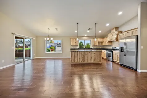 2687 Dahlia Way Grants Pass OR 97527