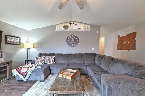 2133 Walnut Grove Lane Central Point OR 97502
