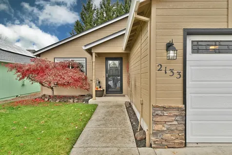 2133 Walnut Grove Lane Central Point OR 97502