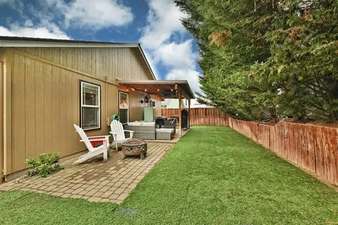 2133 Walnut Grove Lane Central Point OR 97502