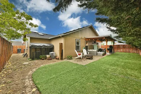 2133 Walnut Grove Lane Central Point OR 97502