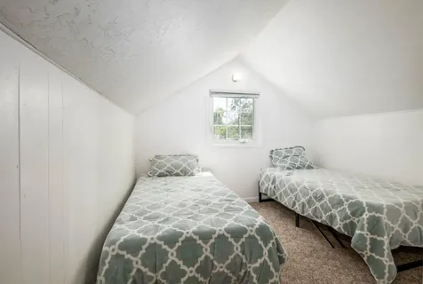 1527 NW 10th Street Bend OR 97703