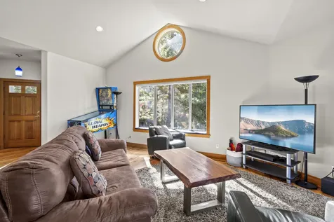 724 Terrace Street Ashland OR 97520