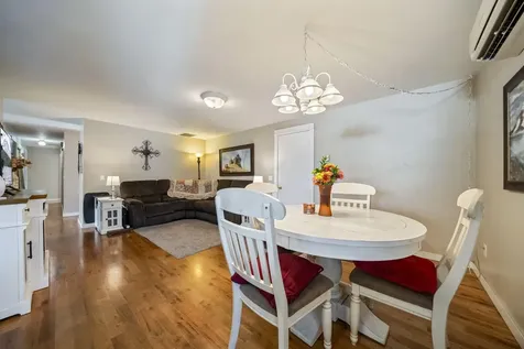 422 SW Blakely Court Bend OR 97702
