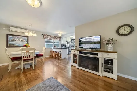 422 SW Blakely Court Bend OR 97702