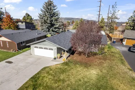 422 SW Blakely Court Bend OR 97702