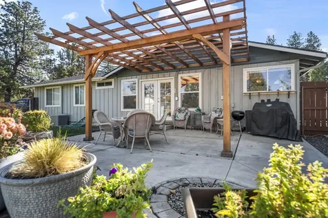 422 SW Blakely Court Bend OR 97702