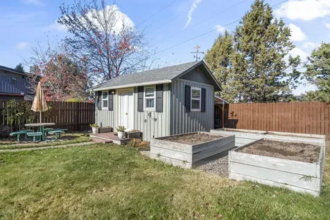 422 SW Blakely Court Bend OR 97702