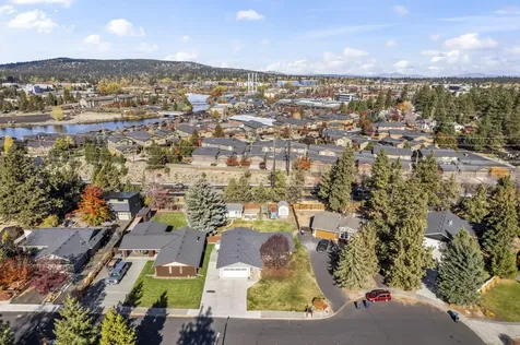 422 SW Blakely Court Bend OR 97702