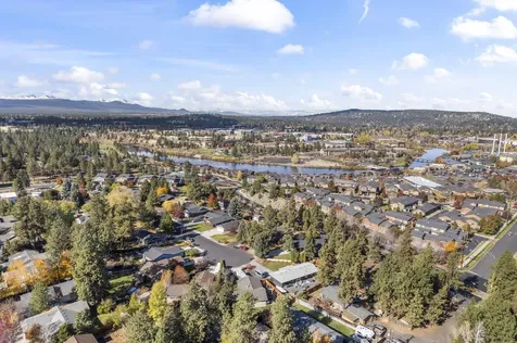 422 SW Blakely Court Bend OR 97702