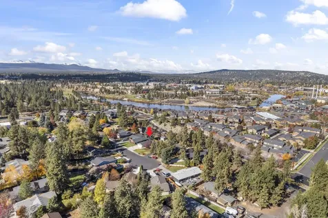 422 SW Blakely Court Bend OR 97702