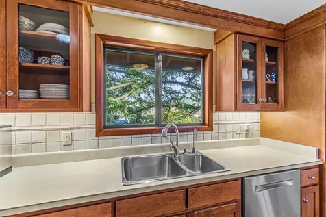 801 Clarence Lane Ashland OR 97520
