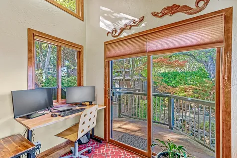801 Clarence Lane Ashland OR 97520