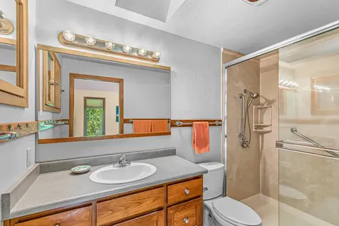 801 Clarence Lane Ashland OR 97520